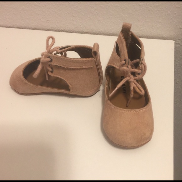Baby girls shoes - Picture 2 of 3